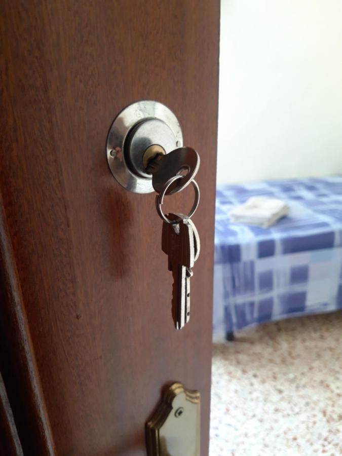 Central Accommodation Alicante Exteriör bild